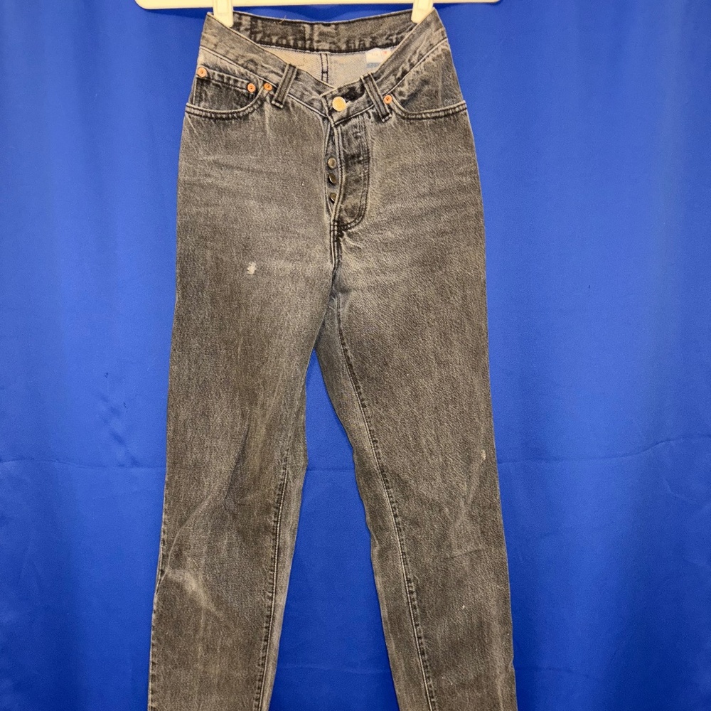 Levis Washed Black Mom Jeans
